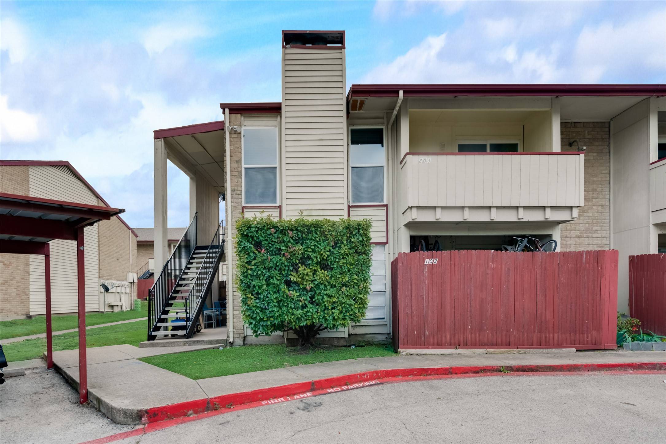 919 S Weatherred DR #203, Richardson, TX 75080