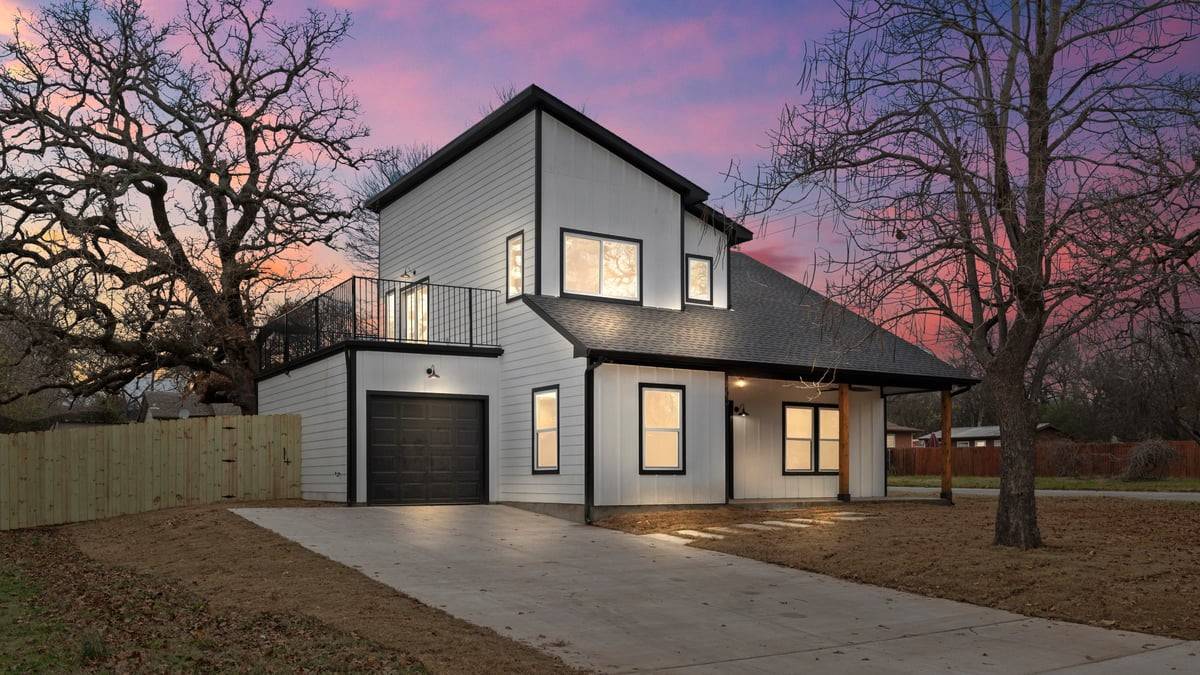 1228 S Rusk ST W, Sherman, TX 75090