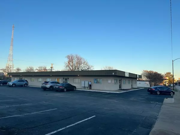 Arlington, TX 76010,623 W Main ST