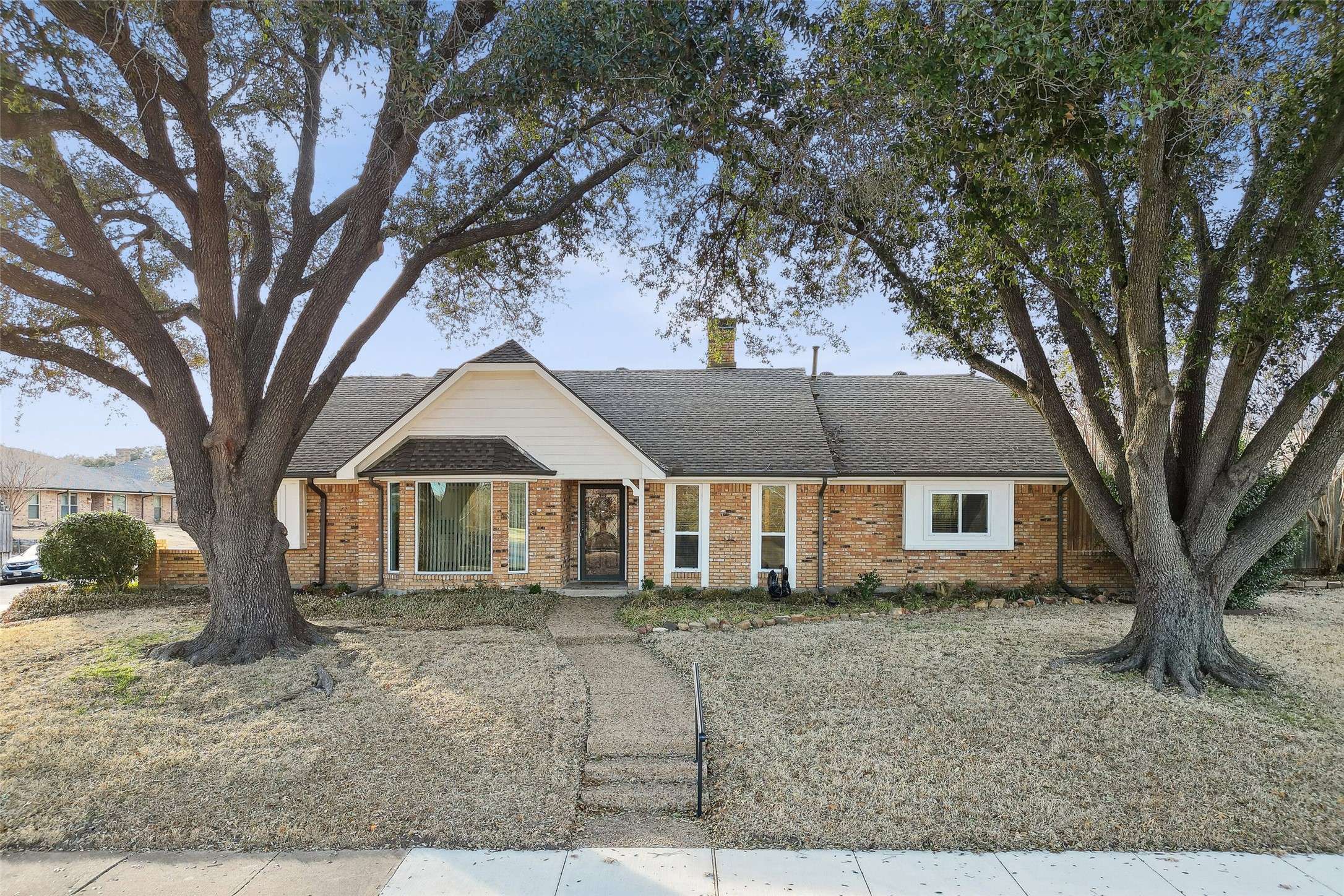 2801 N Spring DR, Richardson, TX 75082