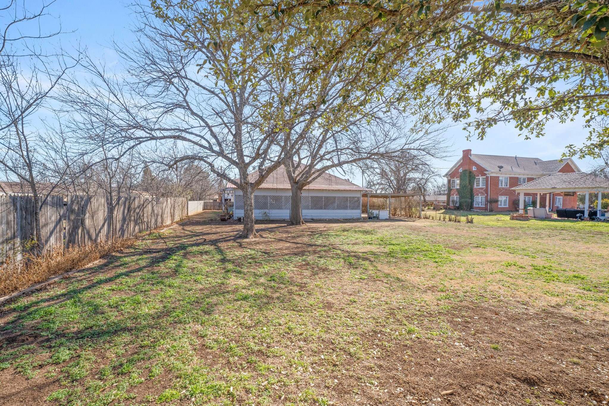 Coleman, TX 76834,112 5th AVE
