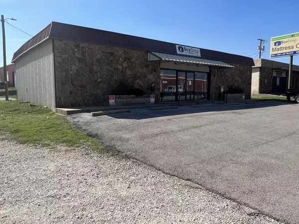 110 Pirate DR, Granbury, TX 76048