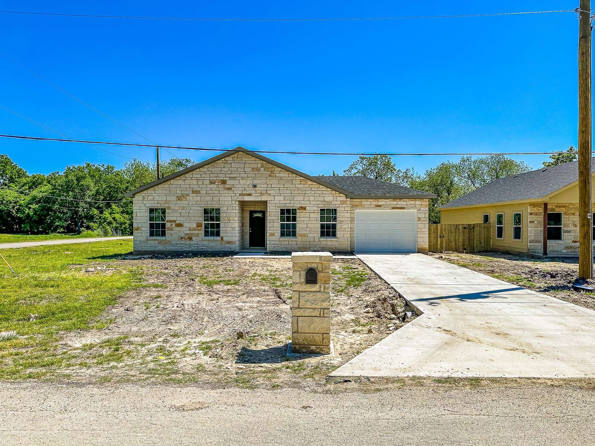 301 SW 6th ST, Kerens, TX 75144