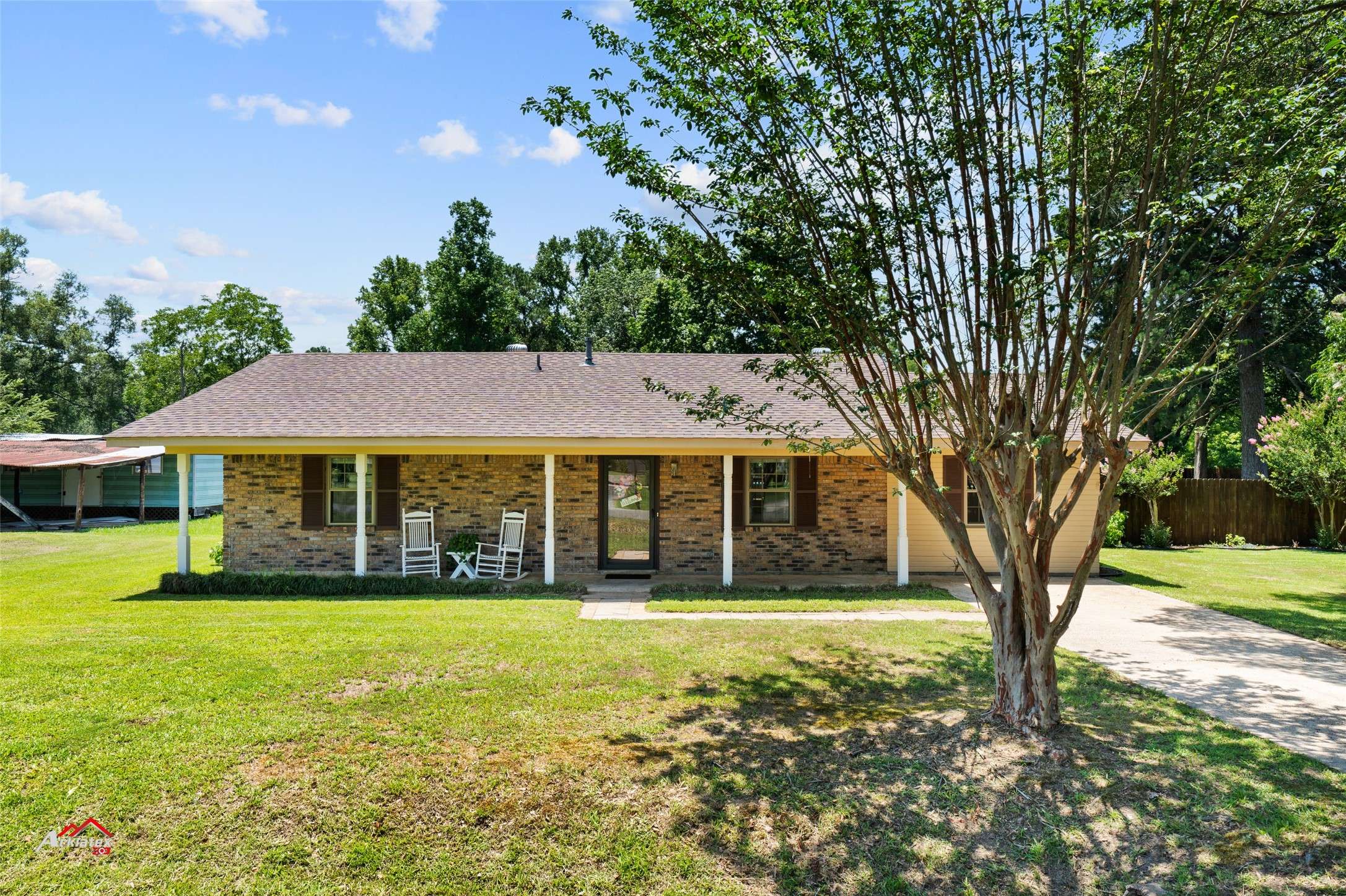 905 College ST, Doyline, LA 71023
