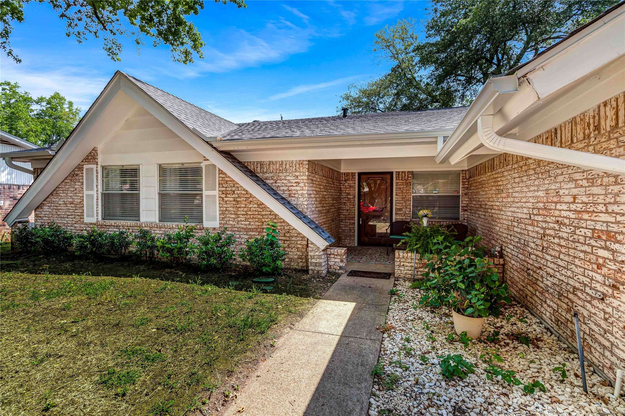 Terrell, TX 75160,122 Poinsettia CIR