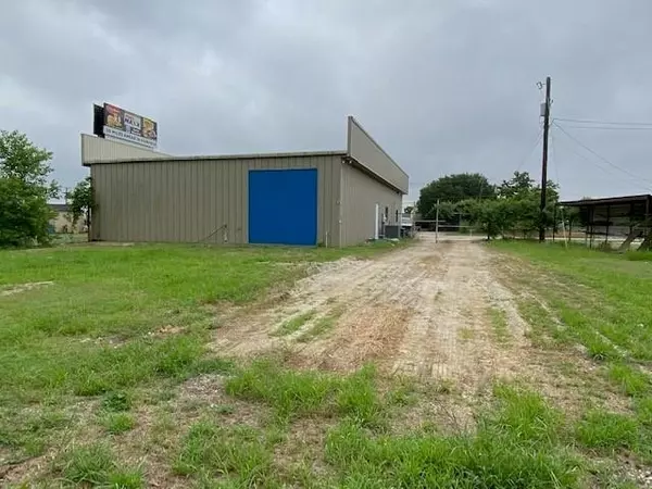 Mexia, TX 76667,1309 E Milam ST