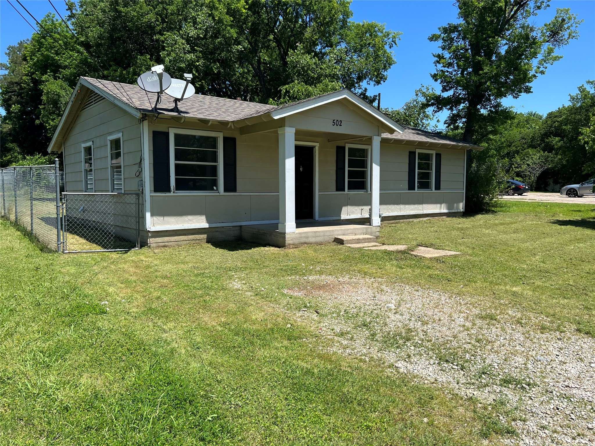 502 W Newton ST, Terrell, TX 75160