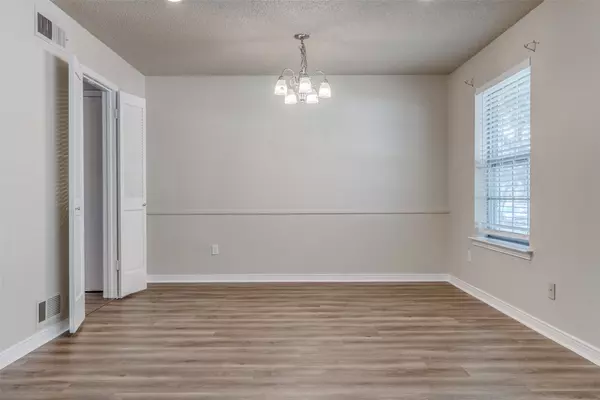 Dallas, TX 75227,5812 Marview LN