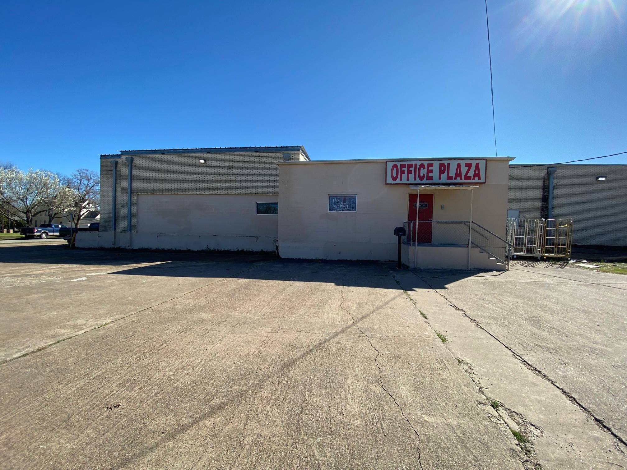 632 N Rockwall AVE, Terrell, TX 75160
