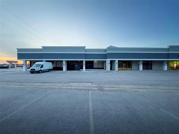 511 Camp Wisdom RD, Duncanville, TX 75116