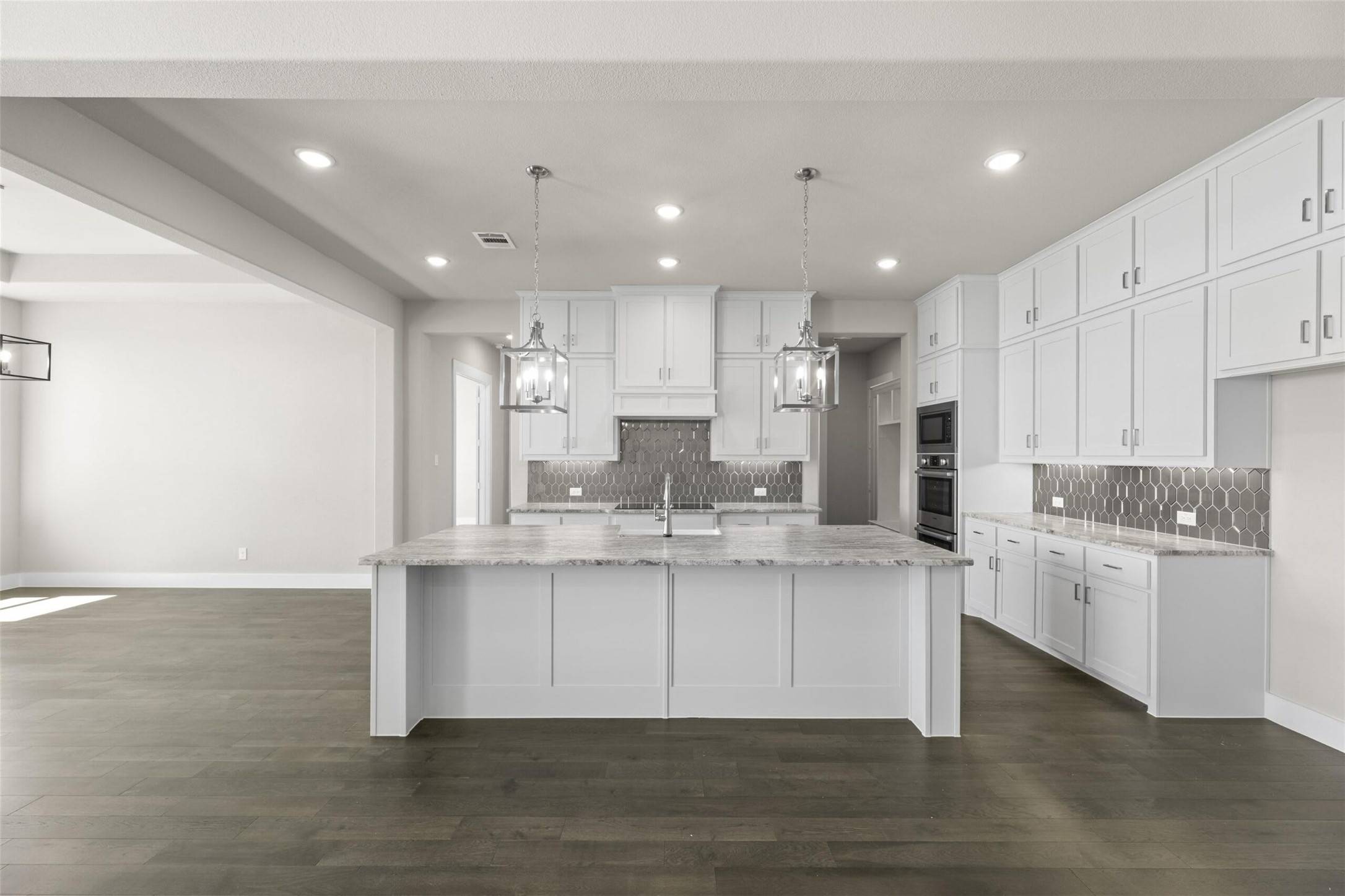 Van Alstyne, TX 75495,190 Carly LN