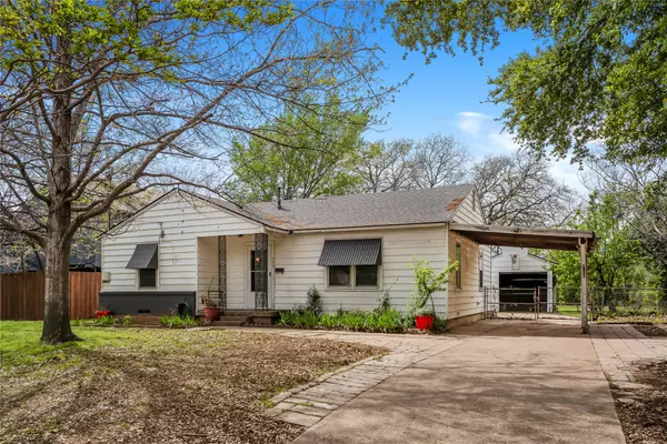 305 Thompson ST,  Irving,  TX 75061