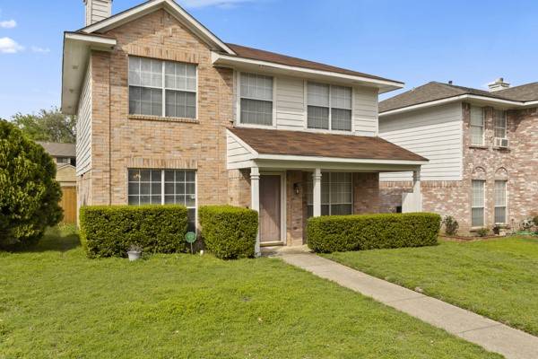 162 Hunter DR,  Cedar Hill,  TX 75104