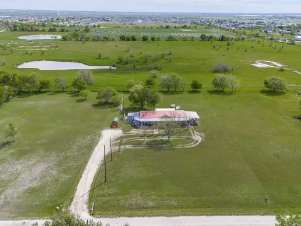 17553 Mary Polk RD, Justin, TX 76247