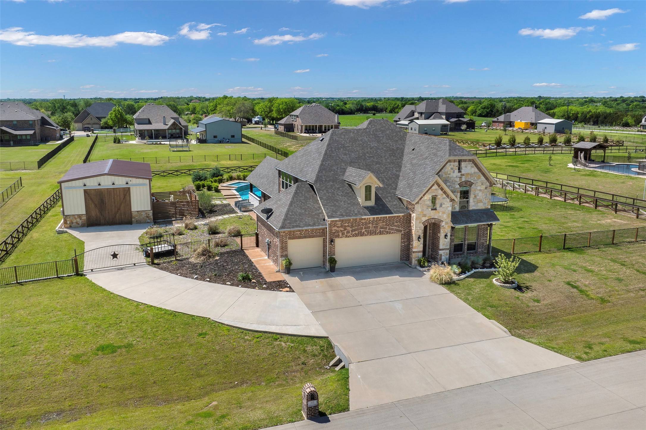 305 Crystal Creek LN,  Mckinney,  TX 75071