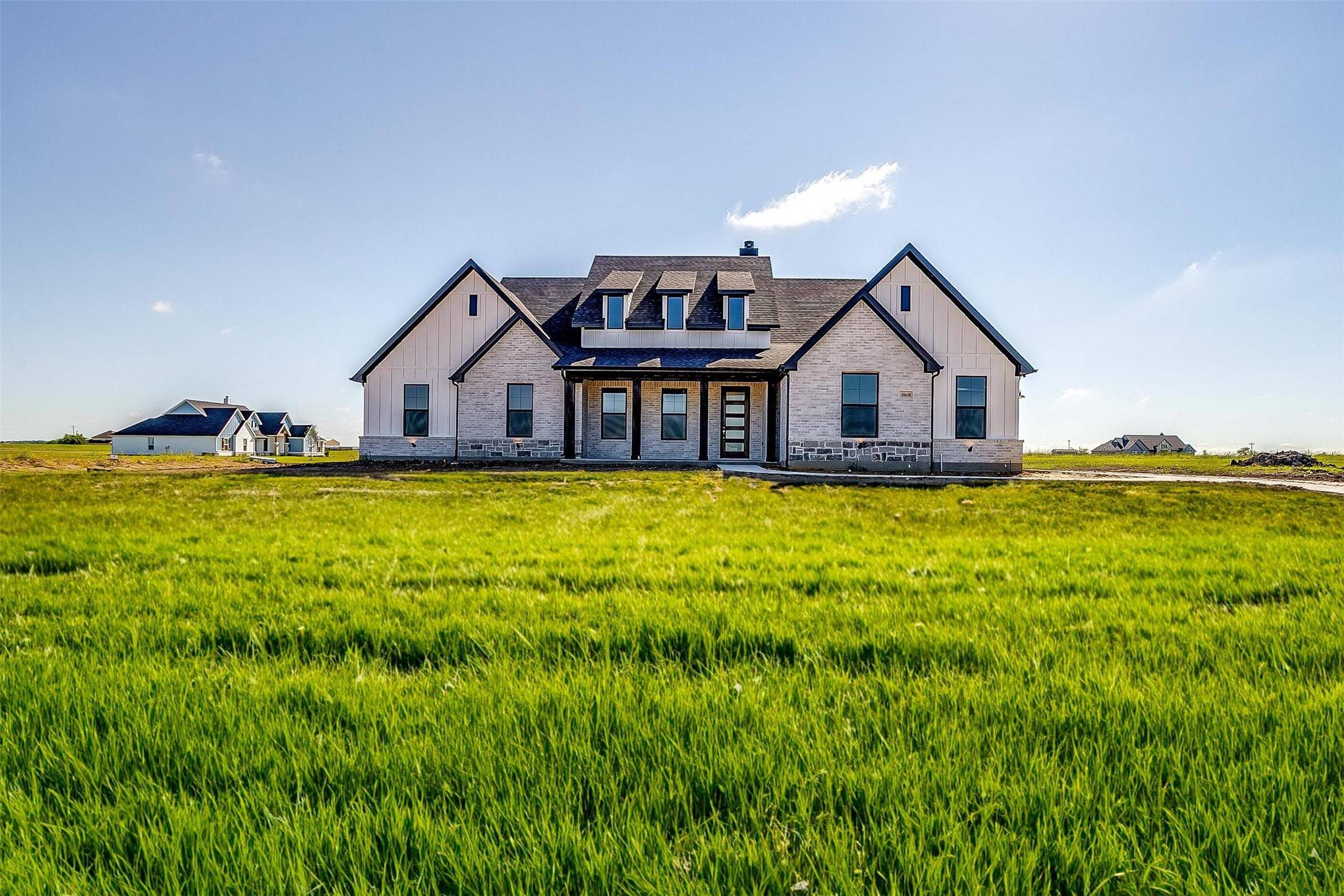 10610 Rye Bread LN, Venus, TX 76084