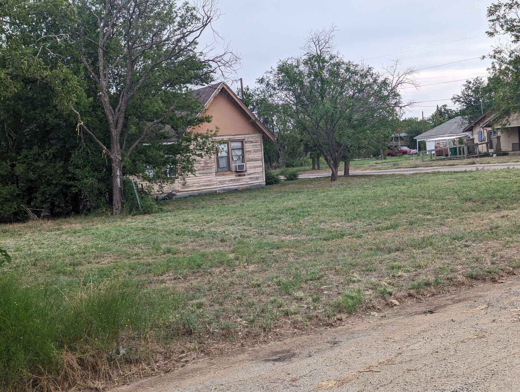 Coleman, TX 76834,416 W 2nd ST