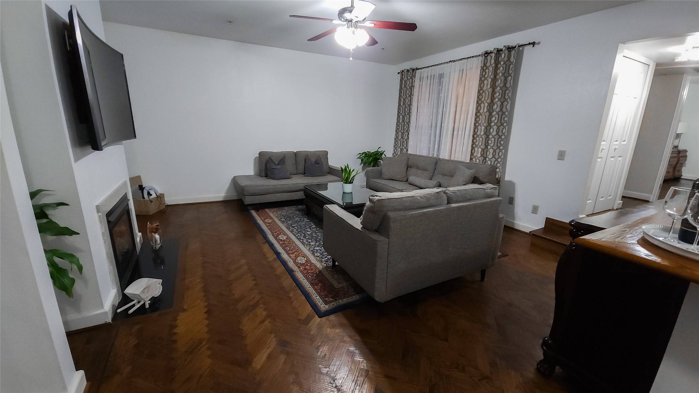 Dallas, TX 75231,7522 Holly Hill DR #17