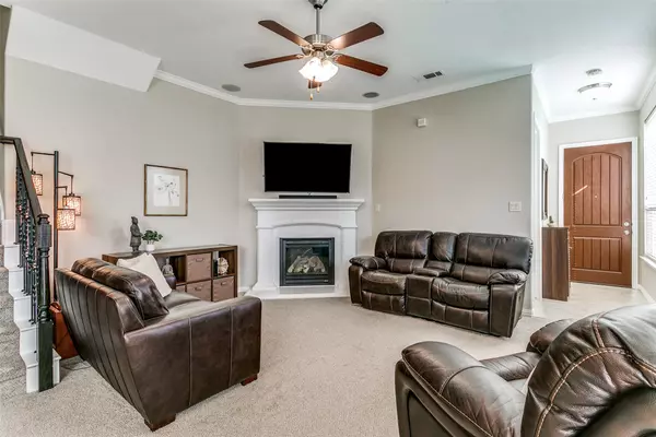 Lewisville, TX 75067,211 Carrington LN