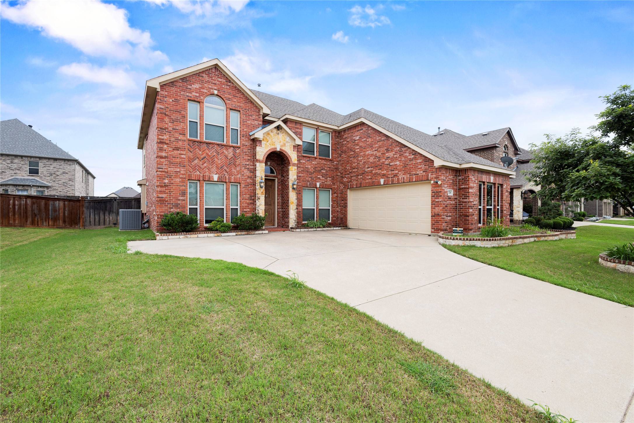 7216 Roble,  Grand Prairie,  TX 75054