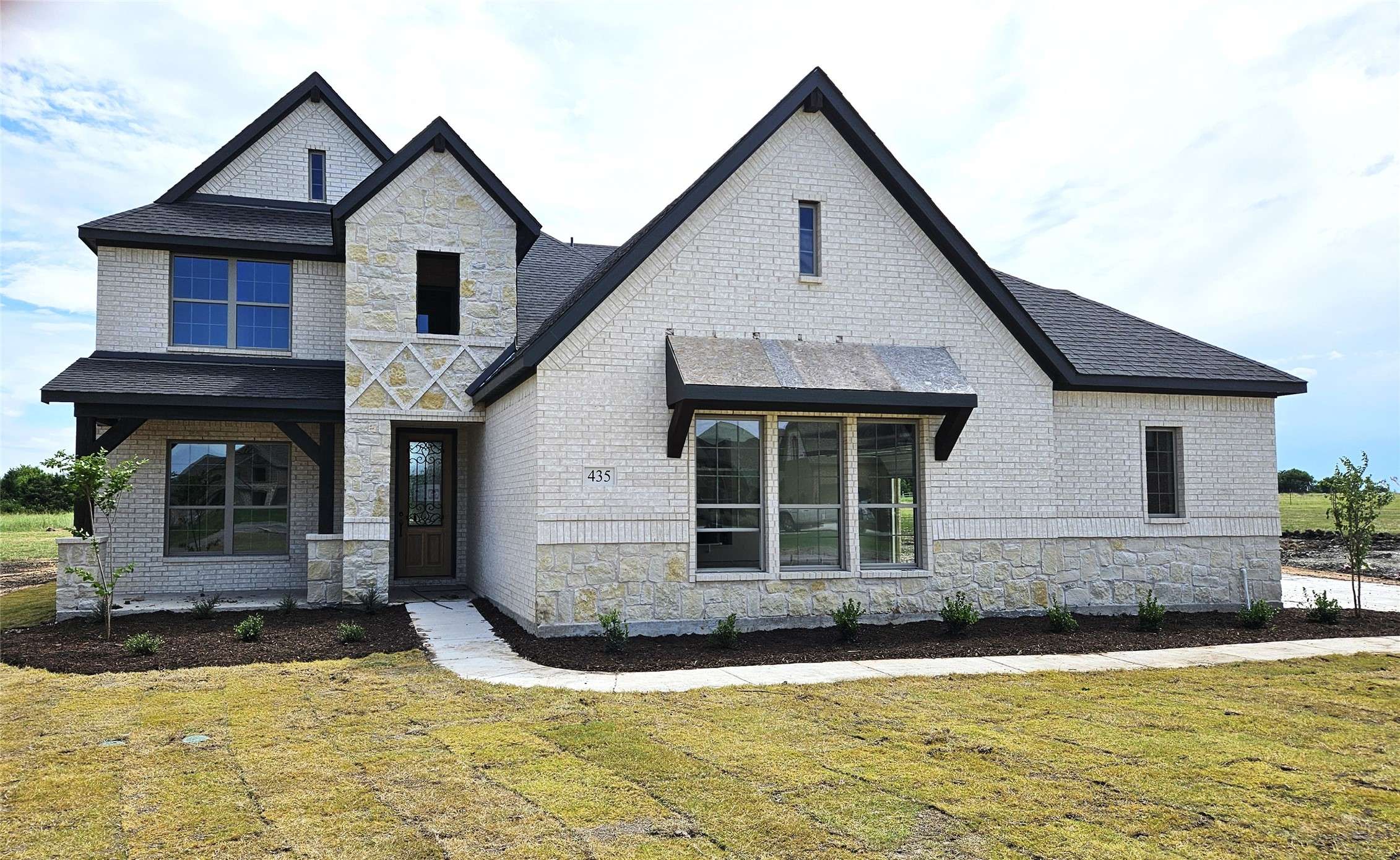 435 Magnolia CT,  Trenton,  TX 75490