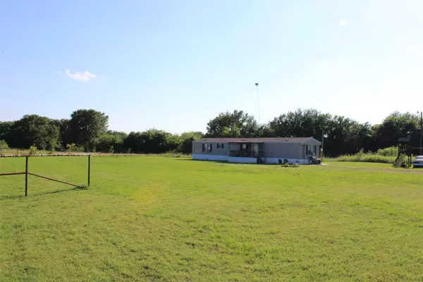 8235 County Road 669,  Blue Ridge,  TX 75424