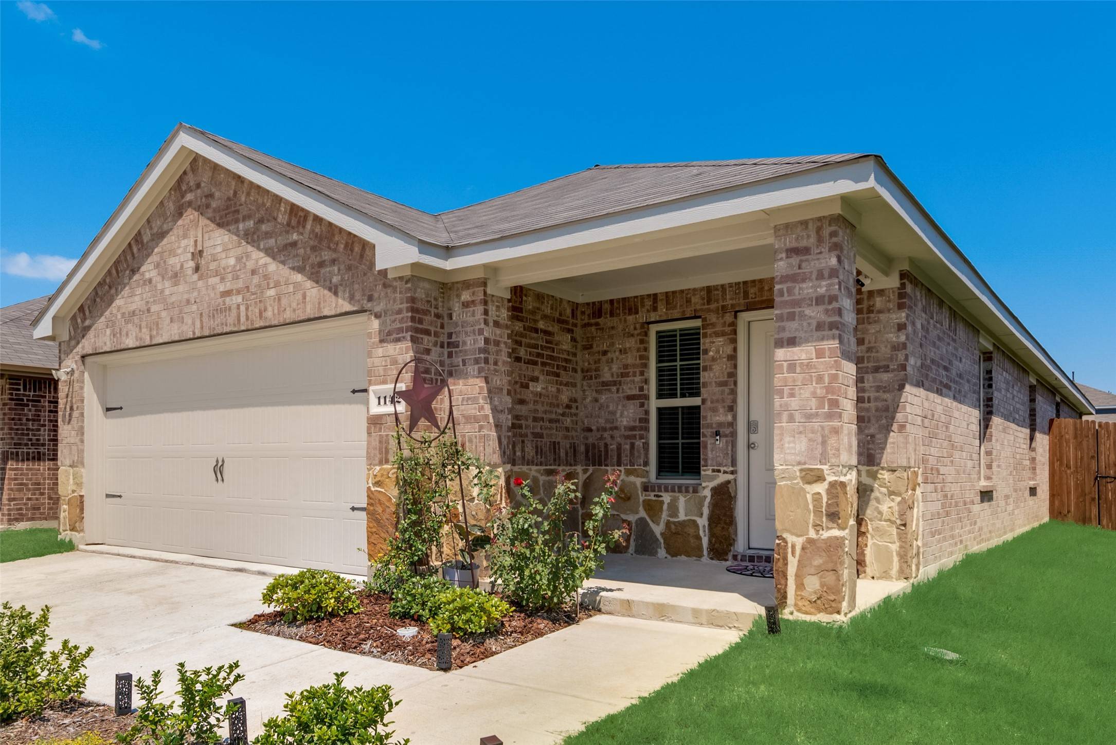 1142 Norias DR, Forney, TX 75126