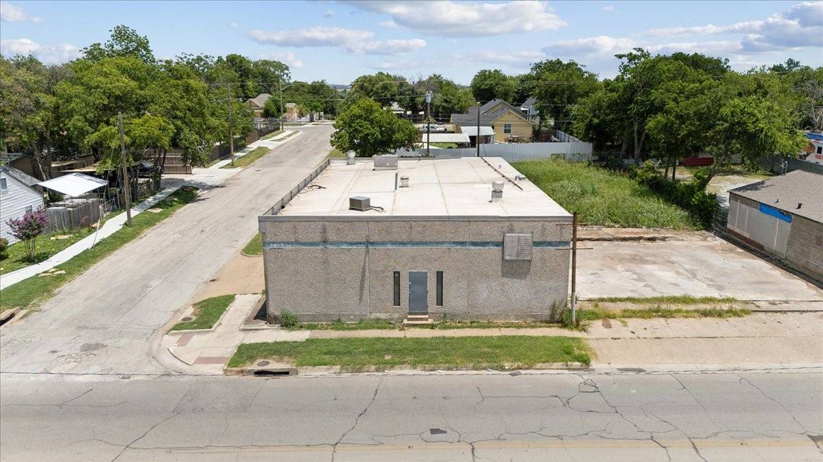 Fort Worth, TX 76106,2822 Azle AVE