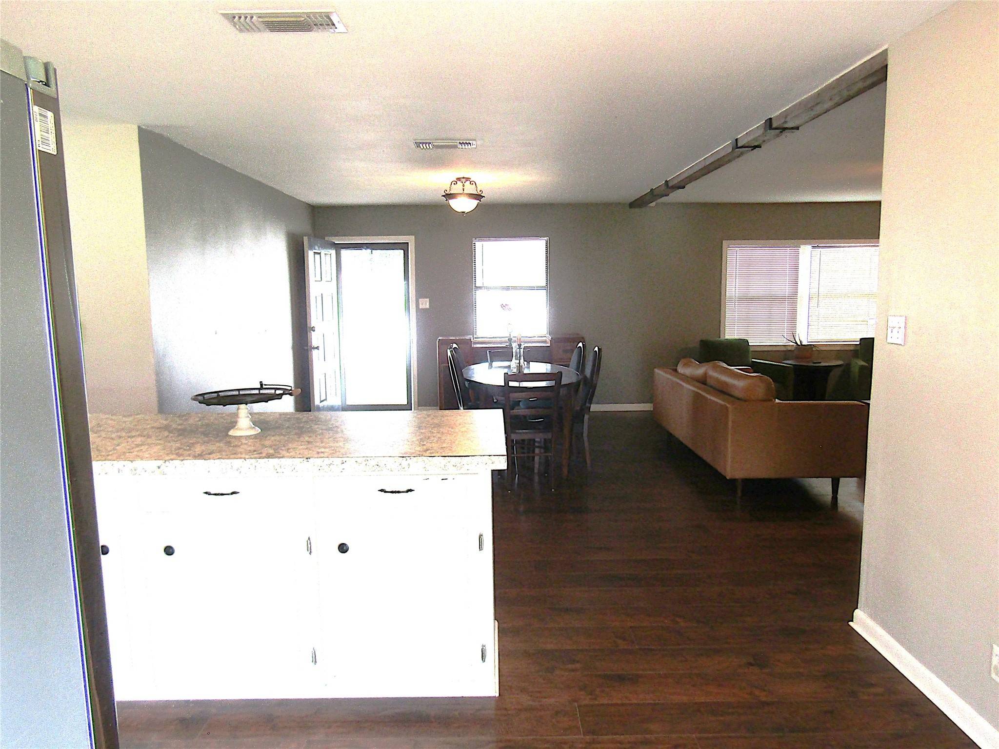 Comanche, TX 76442,117 Bunker Hill ST