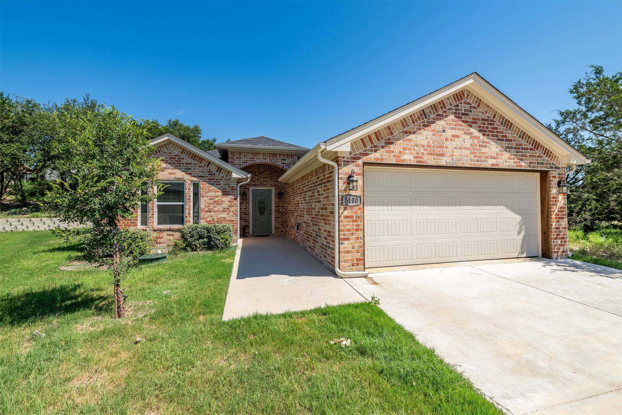 5100 Tyler CT, Granbury, TX 76048