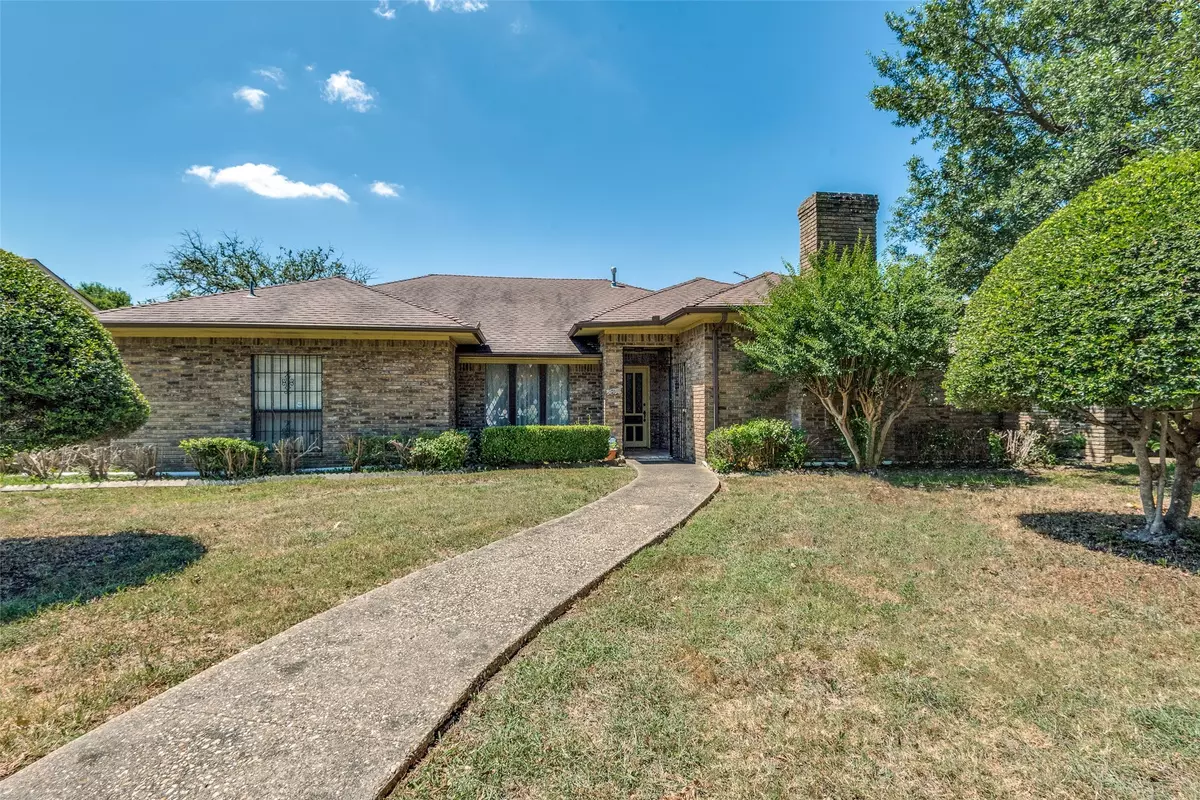 Dallas, TX 75227,5856 Winding Woods TRL