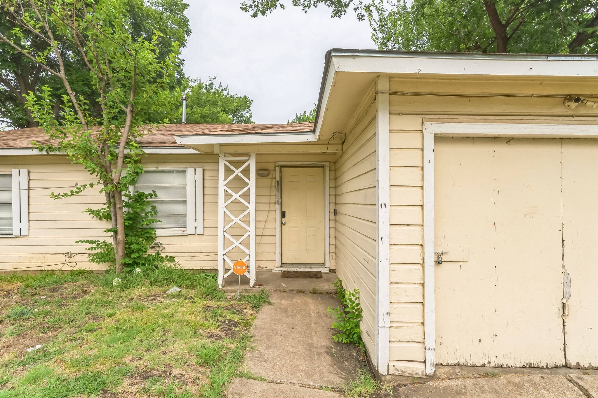 Arlington, TX 76010,1604 Arbor LN