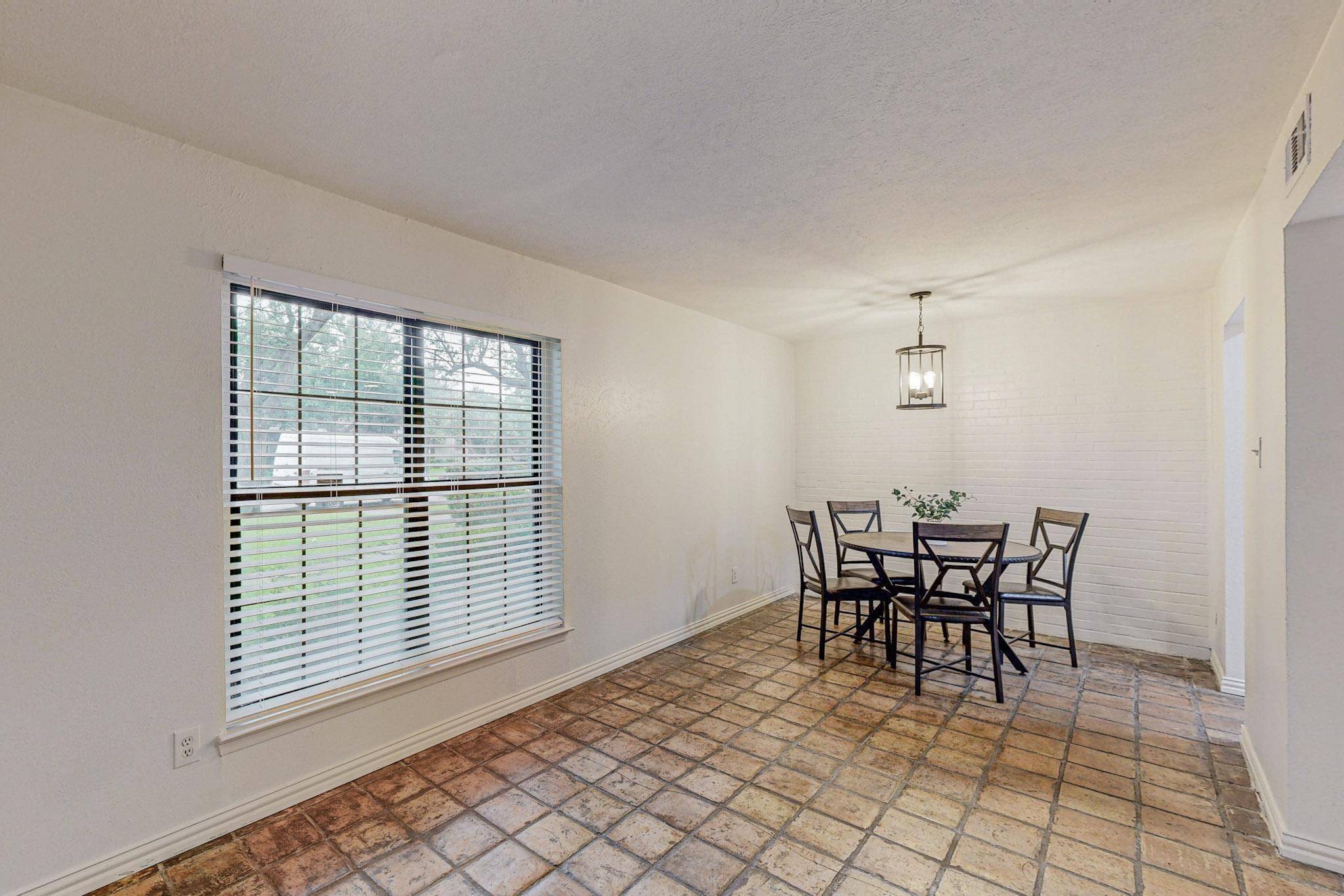 Dallas, TX 75206,5916 Birchbrook DR #132