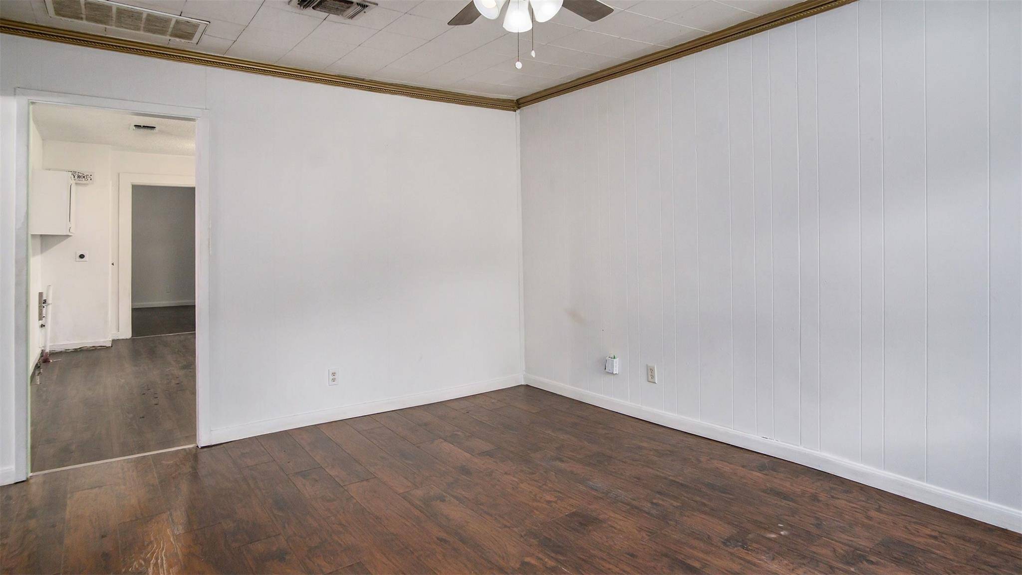 River Oaks, TX 76114,1111 Saint Edwards ST