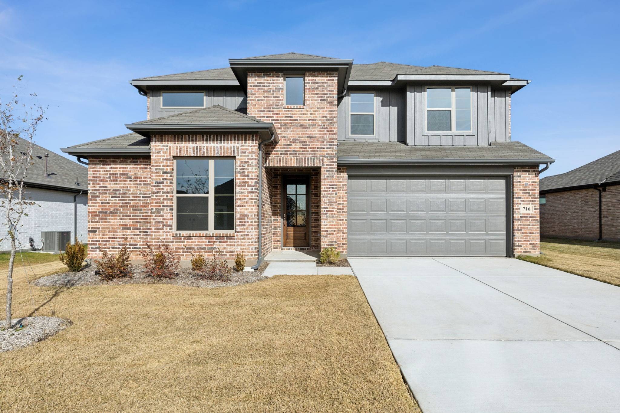 716 Metallic Tree LN, Van Alstyne, TX 75495