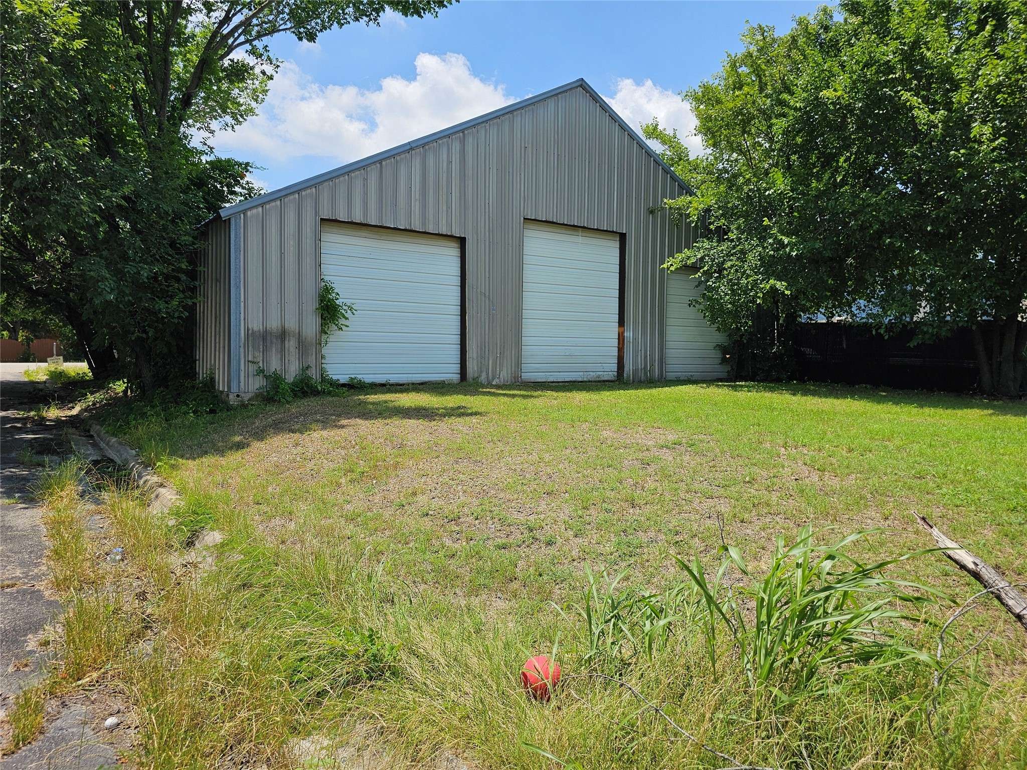209 E College AVE, Alvarado, TX 76009