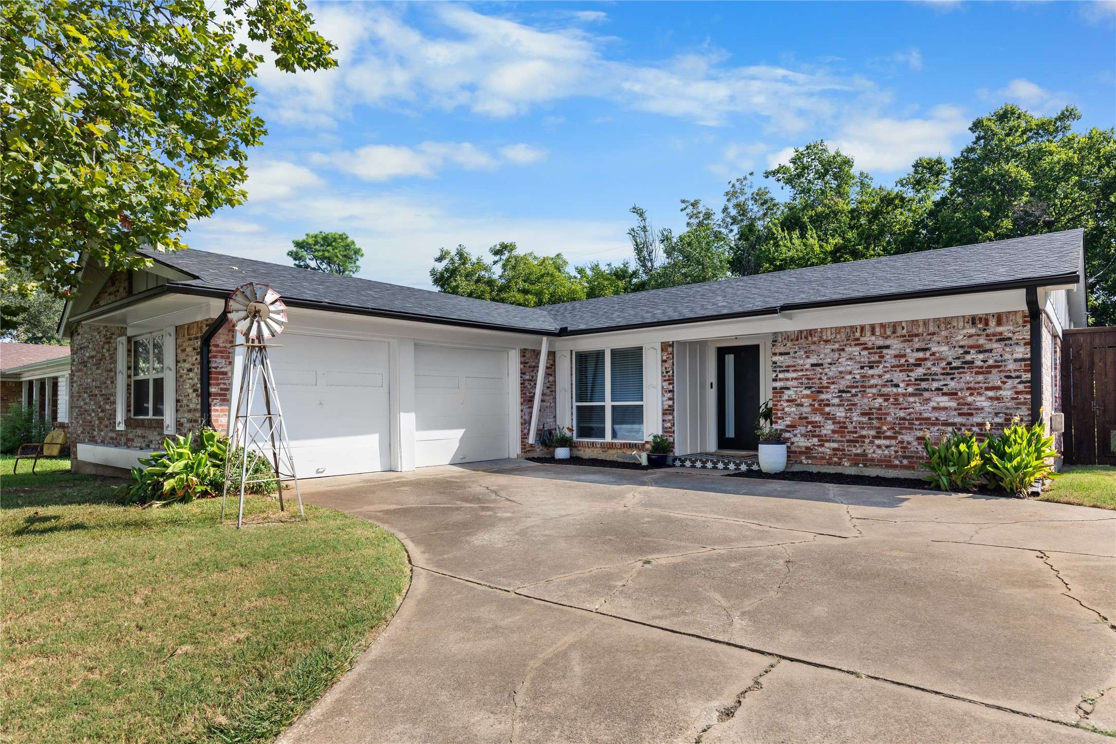 2321 N Ricketts ST,  Sherman,  TX 75092