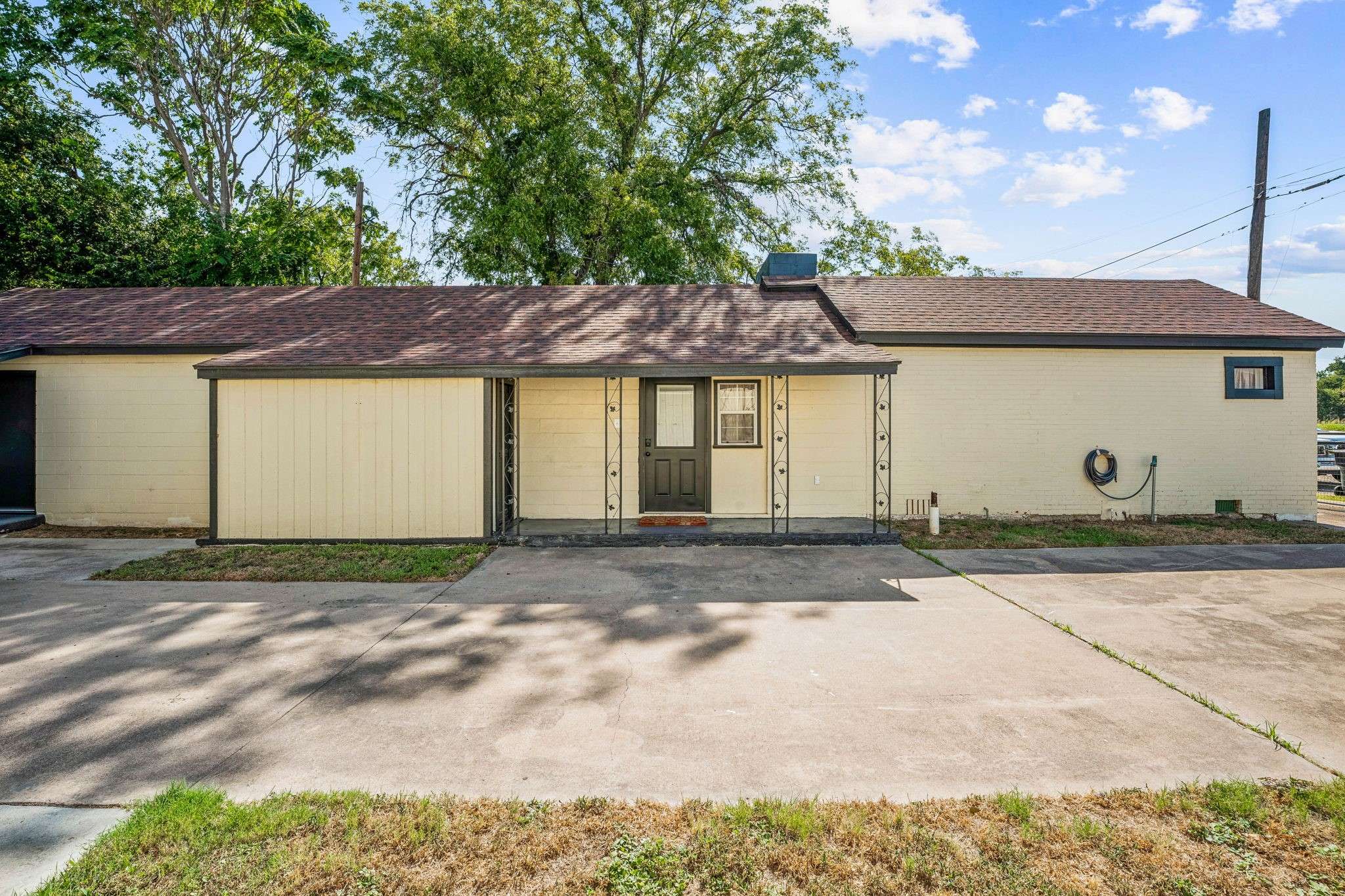 Gordon, TX 76453,117 E Crockett ST