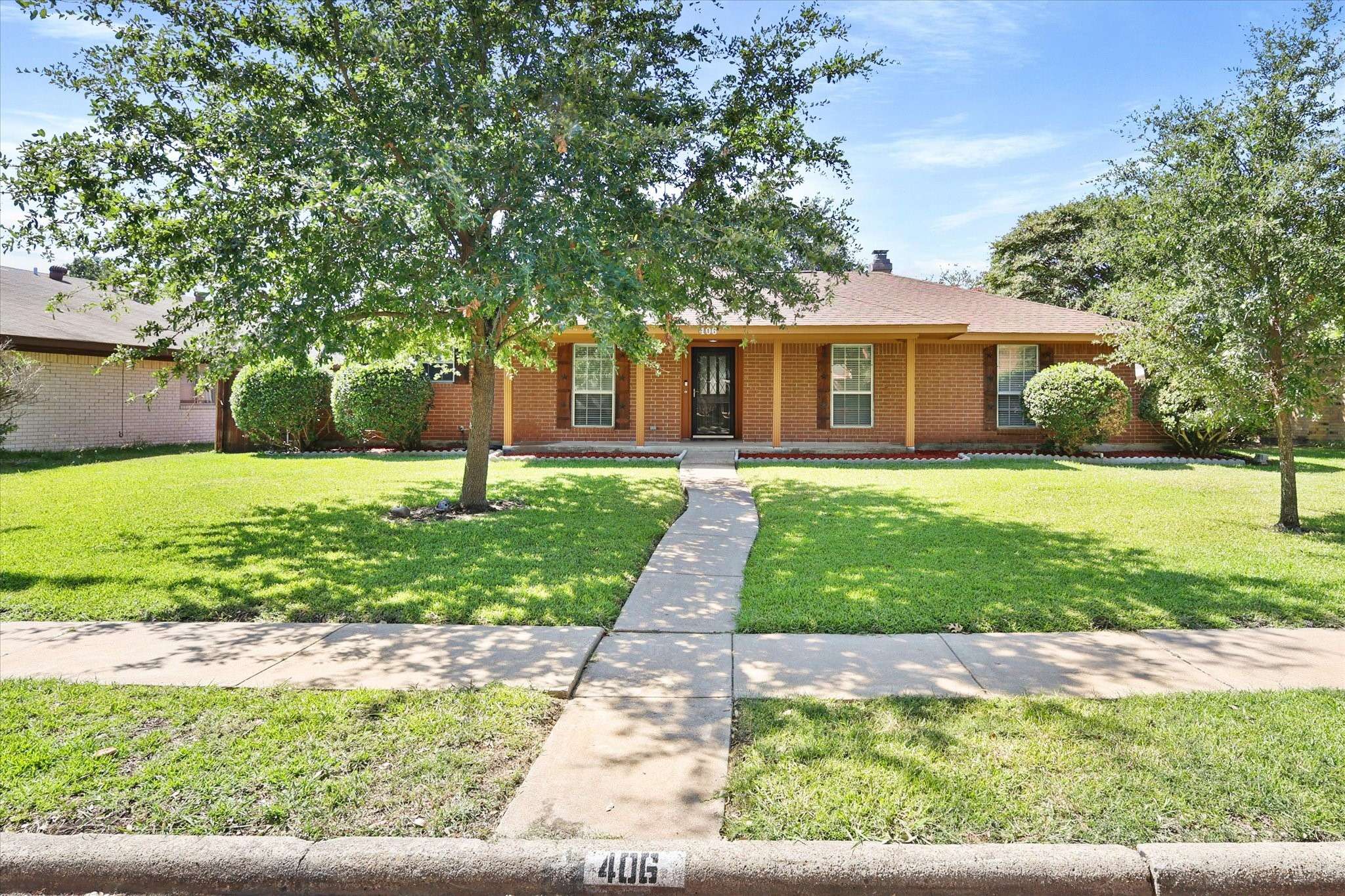 406 Quintana DR,  Garland,  TX 75043