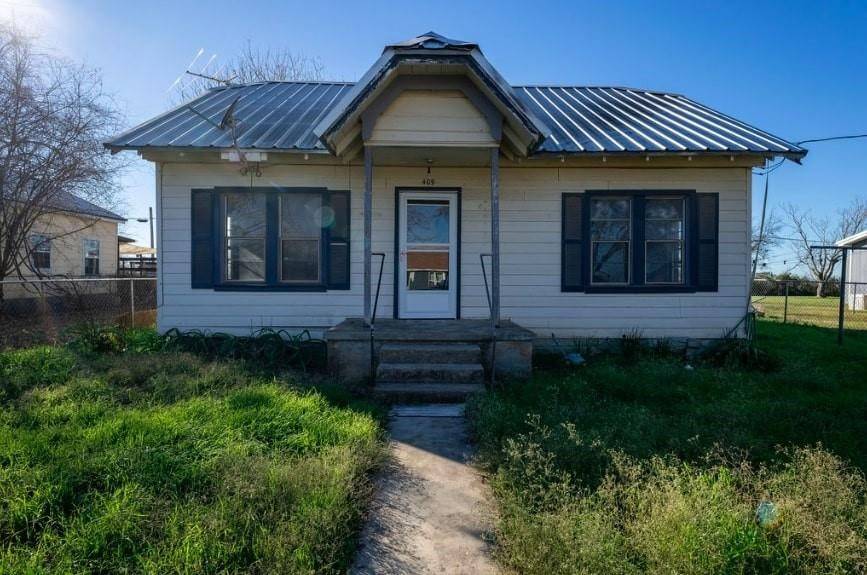 409 S Douglass ST, Covington, TX 76636