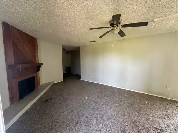 Dallas, TX 75243,9696 Walnut ST #806