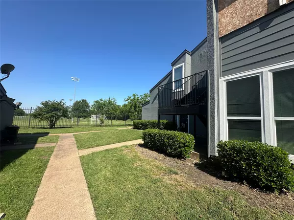Dallas, TX 75243,9696 Walnut ST #806