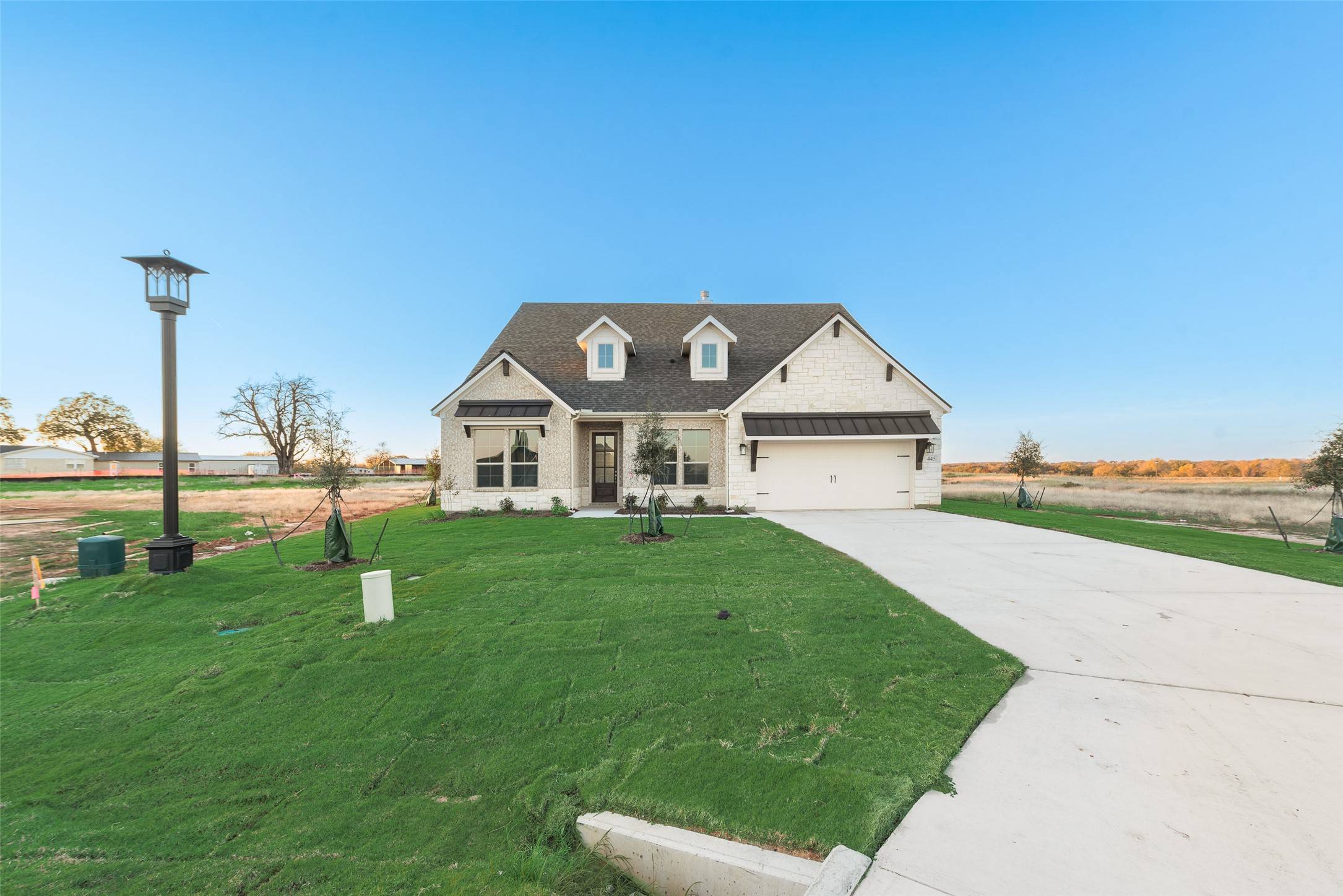 445 Guadalupe LN, Springtown, TX 76082