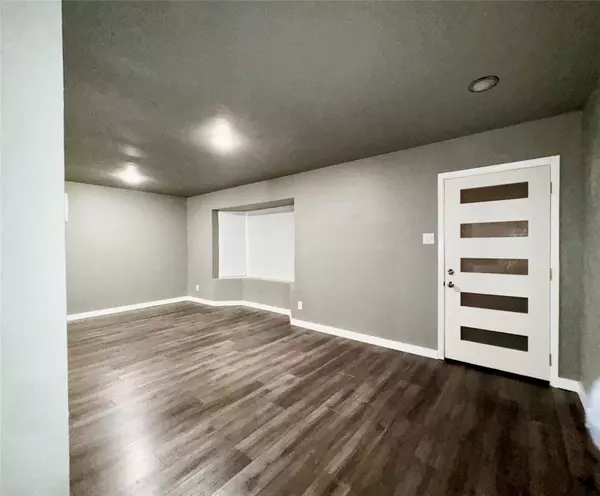 Dallas, TX 75228,11336 Drummond DR