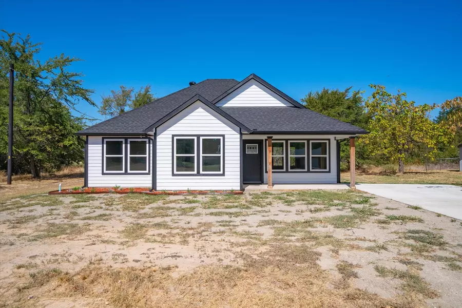 219 Midway RD, Tool, TX 75143
