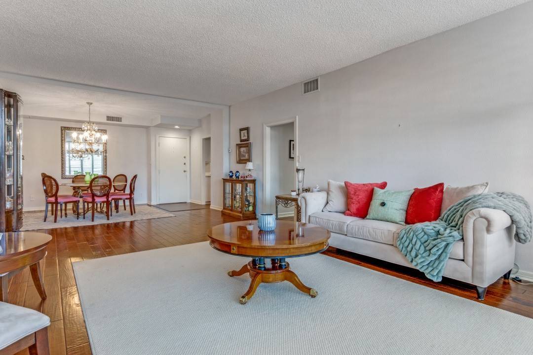 Dallas, TX 75248,5200 Keller Springs RD #217