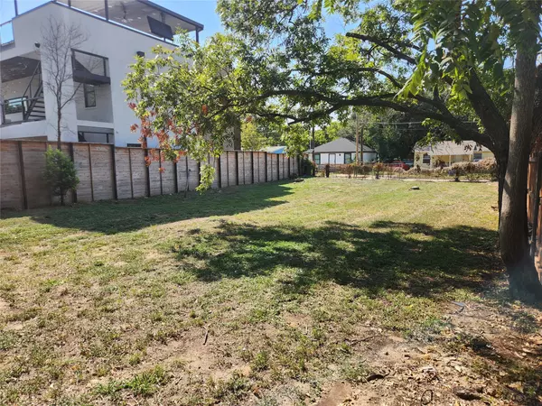 Dallas, TX 75212,3306 Wake ST