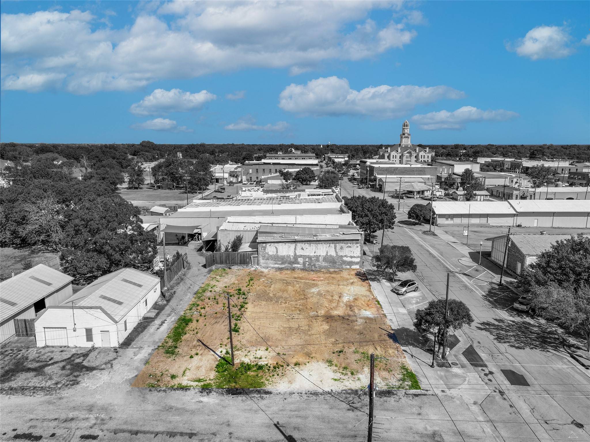 201 N Main ST, Bonham, TX 75418