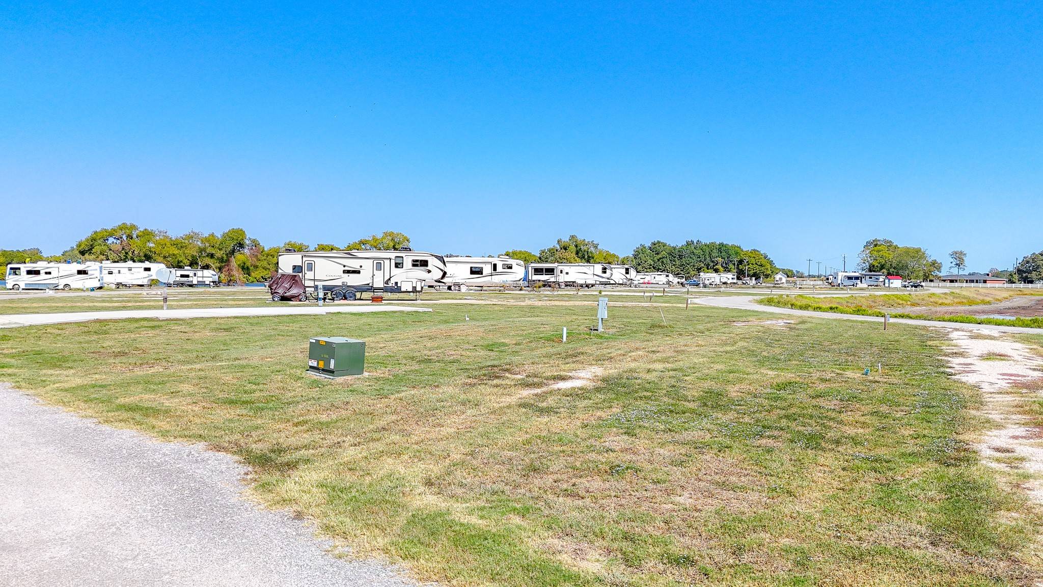 Kerens, TX 75144,6124 Peninsula RD