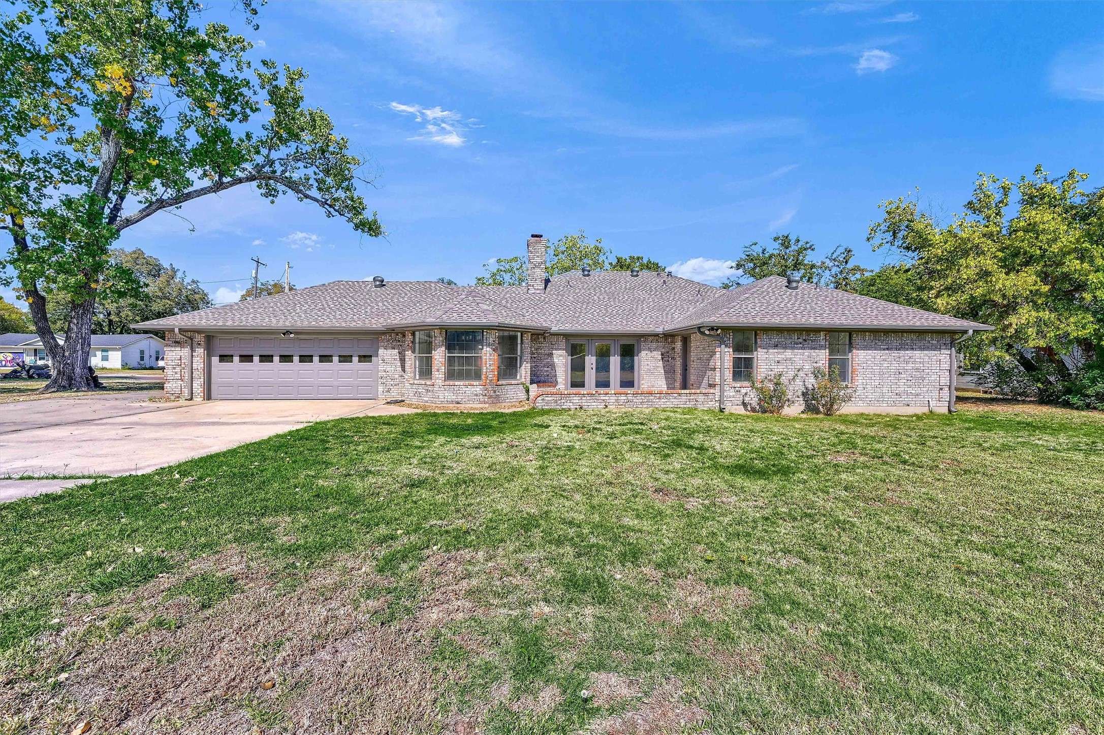 Whitesboro, TX 76273,608 North AVE